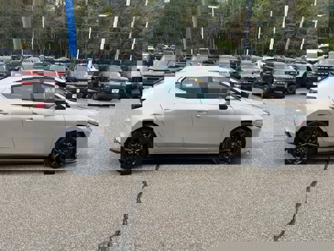 Used 2024 MAZDA MAZDA3 Hatchback w/Premium Plus Pkg image 6