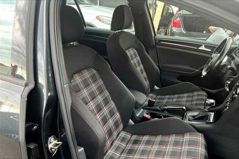 Used 2015 Volkswagen Golf S image 7