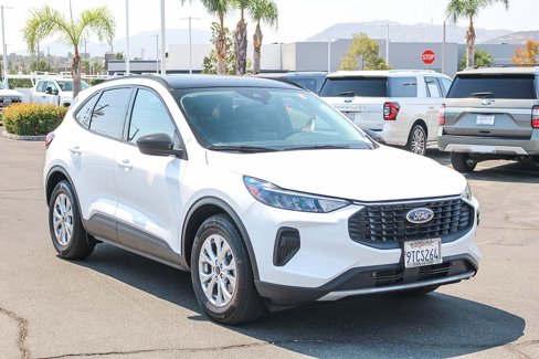 Used 2025 Ford Escape Active w/ Cold Weather Package image 3