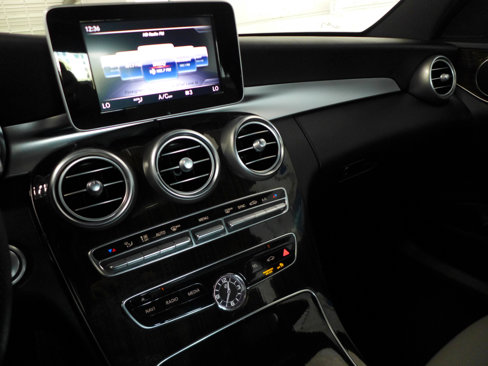 Used 2018 Mercedes-Benz C 300 Sedan image 23