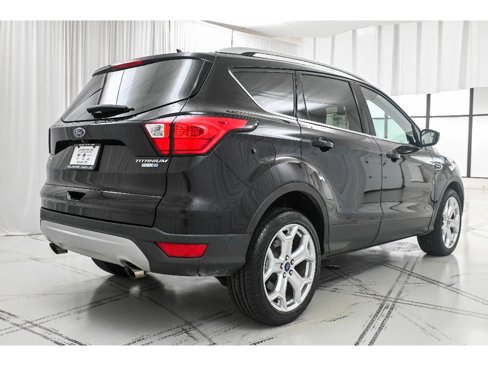 Used 2019 Ford Escape Titanium image 7
