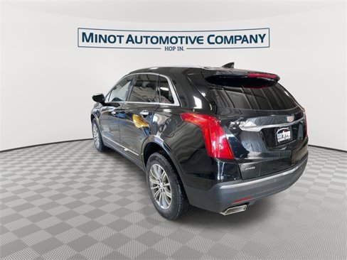 Used 2017 Cadillac XT5 Luxury w/ Driver Awareness Package image 6