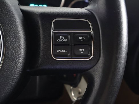 Used 2015 Jeep Wrangler Unlimited Sahara w/ Dual Top Group image 31