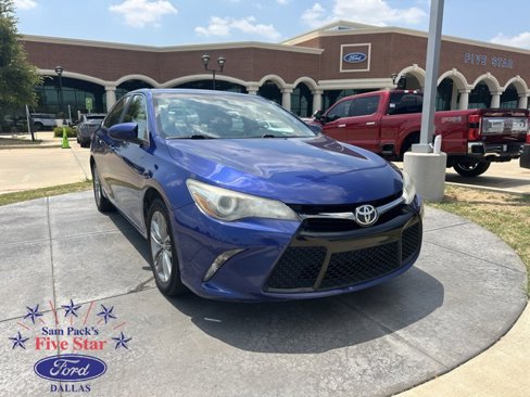 Used 2016 Toyota Camry SE image 1