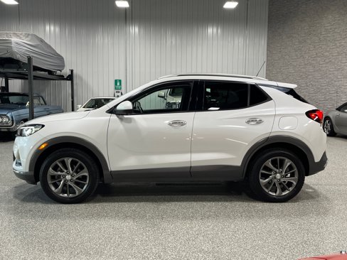 Certified 2022 Buick Encore GX Essence w/ Advanced Technology Package image 2