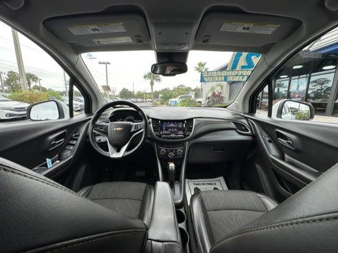 Used 2021 Chevrolet Trax LT w/ LT Convenience Package image 27