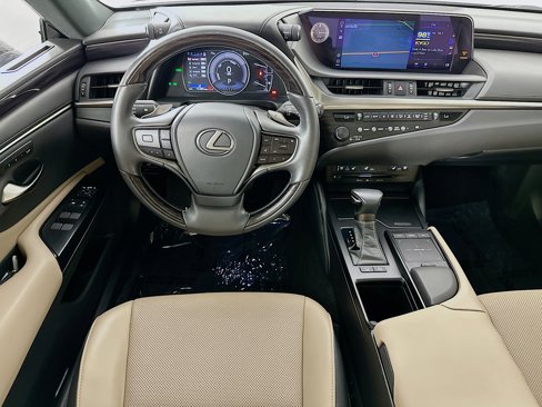 Used 2020 Lexus ES 300h w/ Premium Package image 24