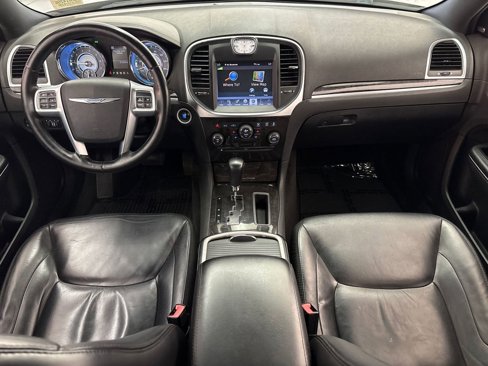 Used 2011 Chrysler 300 Limited image 13