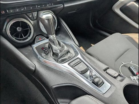 Used 2020 Chevrolet Camaro LT image 22