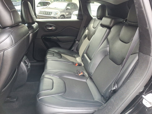Certified 2019 Jeep Cherokee Latitude Plus image 11