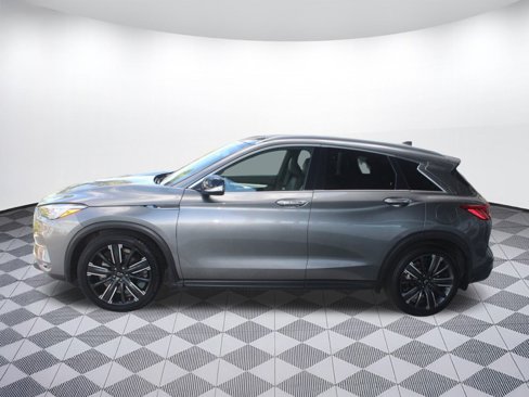 Used 2021 INFINITI QX50 Luxe w/ Appearance Package image 2