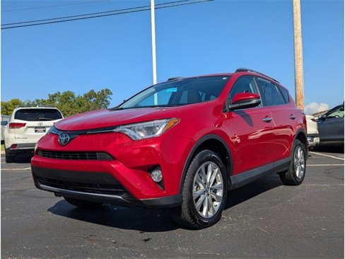 Used 2017 Toyota RAV4 Platinum image 3