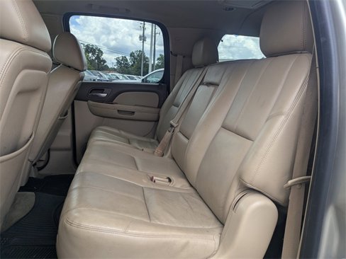 Used 2014 Chevrolet Suburban LT image 13