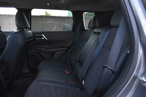 Used 2022 Mitsubishi Outlander SE image 17