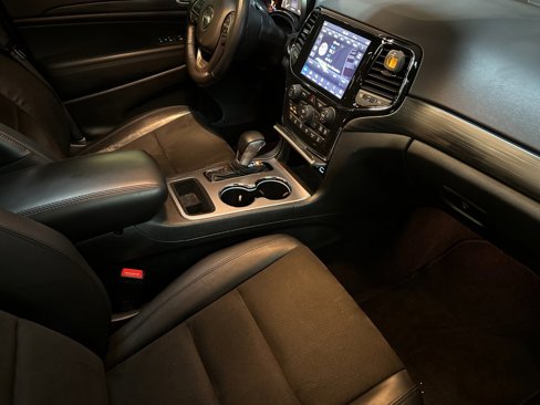 Certified 2021 Jeep Grand Cherokee Laredo X image 15