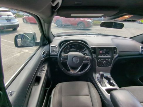 Used 2020 Jeep Grand Cherokee Laredo image 33