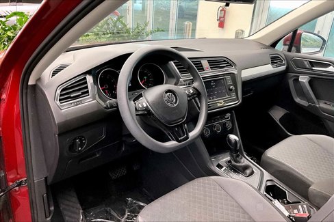 Used 2018 Volkswagen Tiguan S image 16