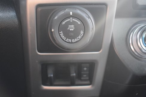 Used 2016 Ford F150 Platinum w/ Equipment Group 701A Luxury image 19