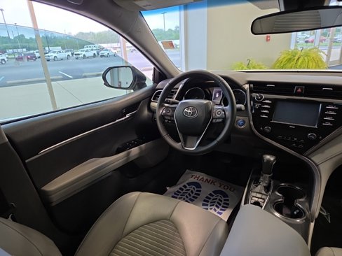 Used 2020 Toyota Camry SE image 16