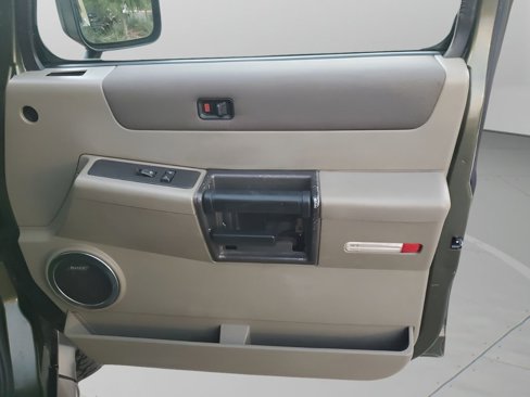 Used 2003 HUMMER H2 w/ Preferred Equipment Group image 13