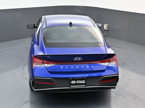 Certified 2025 Hyundai Elantra Sport image 17