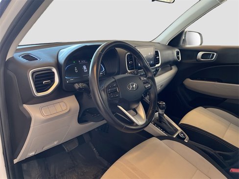 Used 2024 Hyundai Venue SEL image 9