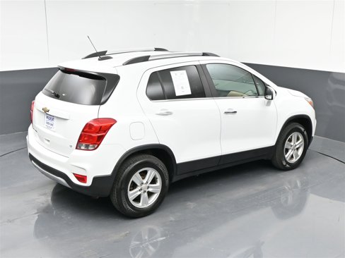Used 2017 Chevrolet Trax LT w/ Sun & Sound Package image 24
