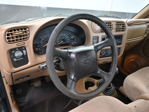 Used 2001 Chevrolet S10 Pickup 2WD Extended Cab w/ Comfort Convenience Pkg image 12