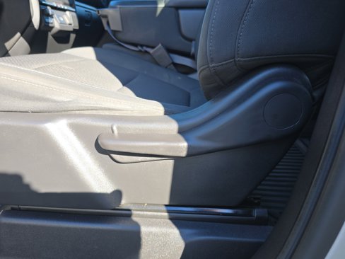 Used 2020 Chevrolet Silverado 2500 Custom w/ Custom Value Package image 13
