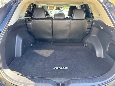Used 2019 Toyota RAV4 XLE image 37