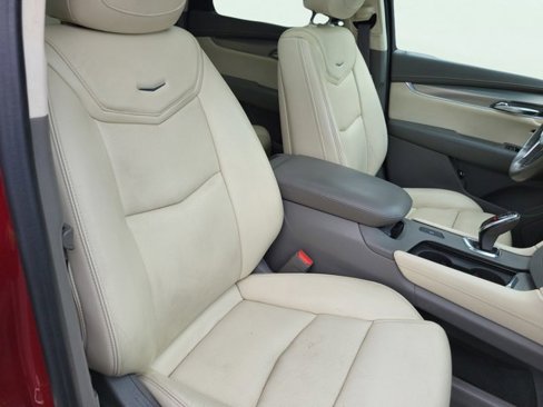 Used 2017 Cadillac XT5 Luxury w/ Driver Awareness Package image 18