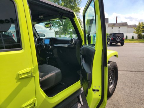 Used 2016 Jeep Wrangler Unlimited Sahara image 38