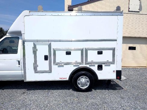 Used 2025 Ford E-350 and Econoline 350 Super Duty w/ Power Equipment Group image 3