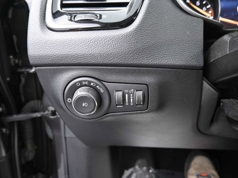 Used 2018 Jeep Compass Limited w/ Navigation Group image 10