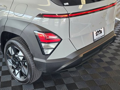 Used 2025 Hyundai Kona SEL image 13