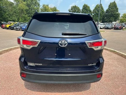 Used 2015 Toyota Highlander LE image 4