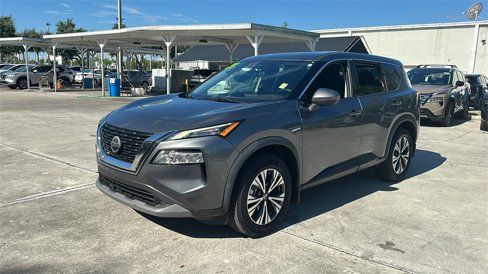 Used 2021 Nissan Rogue SV image 3