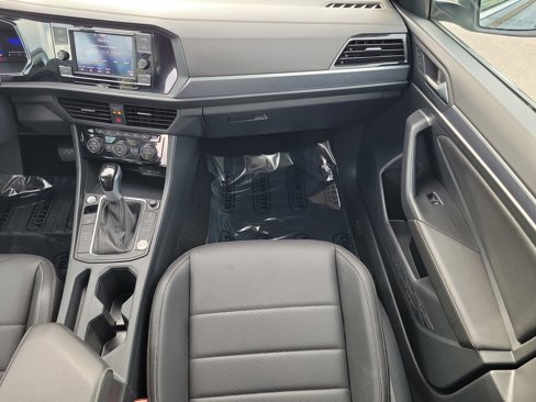 Used 2024 Volkswagen Jetta SE image 16
