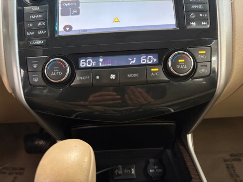 Used 2014 Nissan Altima 3.5 SL w/ Technology Package image 22