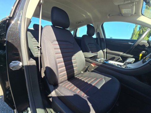 Used 2015 Ford Fusion SE w/ Equipment Group 201A image 12