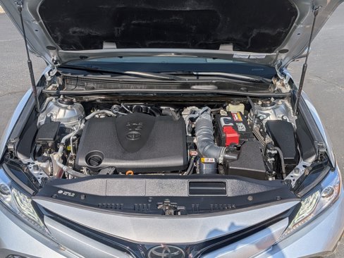 Used 2018 Toyota Camry XLE image 13