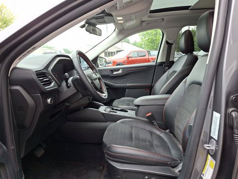 Certified 2022 Ford Escape SEL w/ SEL Stealth AWD Package image 14