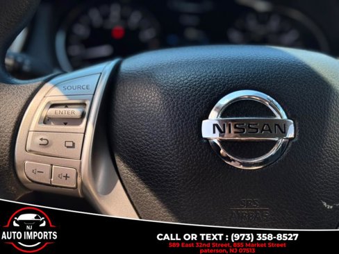 Used 2016 Nissan Rogue SV image 25