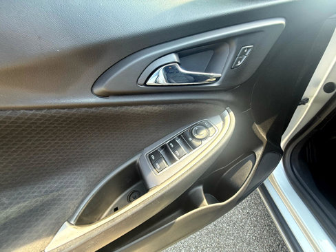 Used 2019 Chevrolet Malibu RS image 27