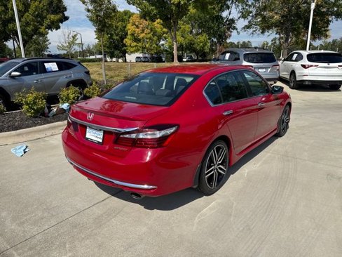 Used 2017 Honda Accord Sport image 9