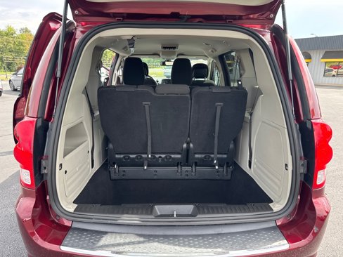 Used 2020 Dodge Grand Caravan SE w/ UConnect Hands-Free Group image 11