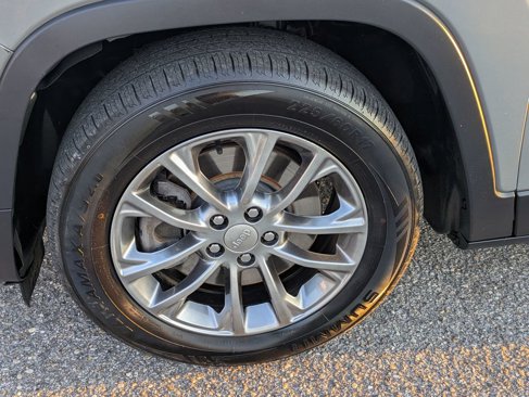 Used 2020 Jeep Cherokee Latitude Plus image 35