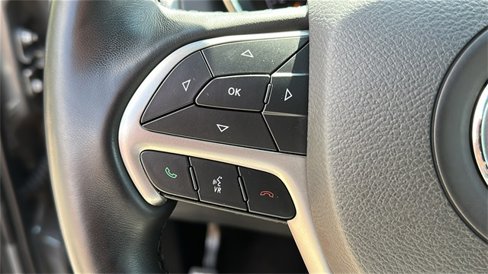 Used 2022 Jeep Grand Cherokee Laredo X image 13