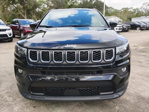 Certified 2024 Jeep Compass Latitude image 2