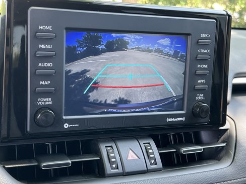 Used 2022 Toyota RAV4 XLE Premium image 22